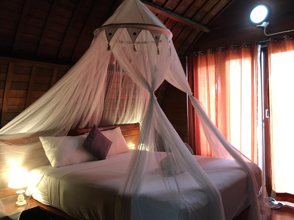 Batununggul Bamboo Bungalow Jungle View מראה חיצוני תמונה