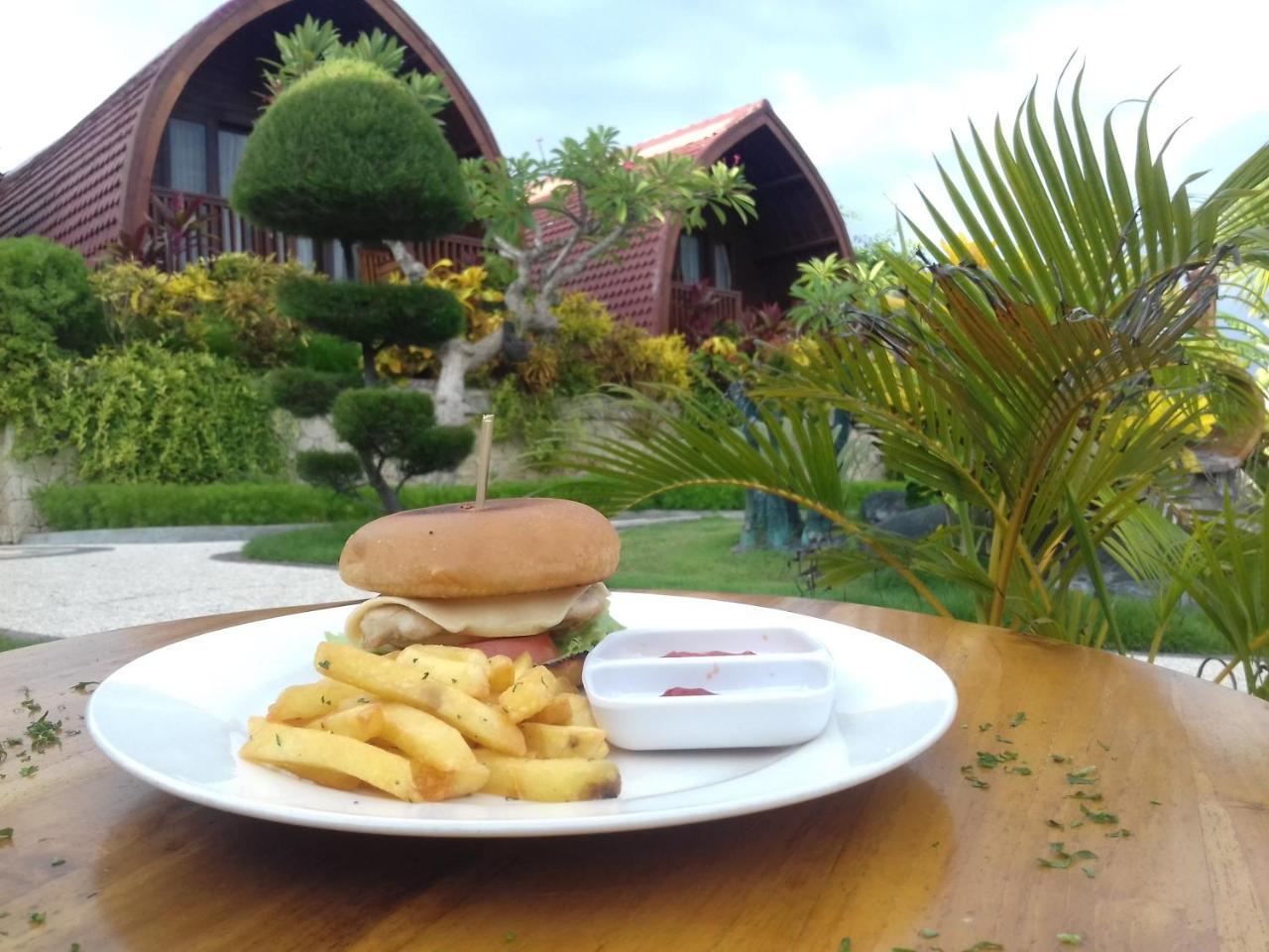 Batununggul Bamboo Bungalow Jungle View מראה חיצוני תמונה